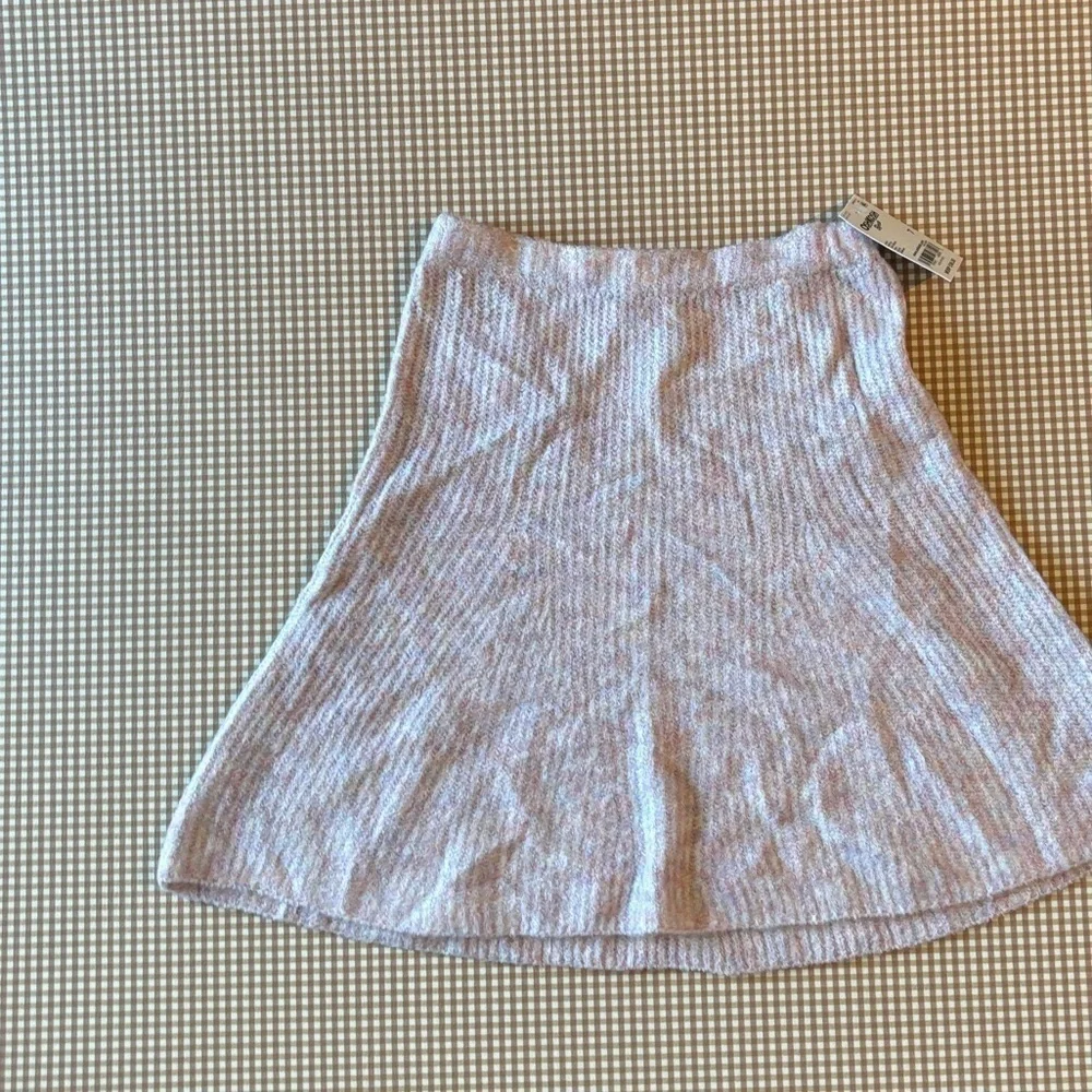 Oshkosh girl‎ sweater skirt. Size 7. NWT